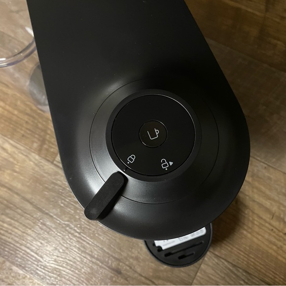 Nespresso Virtuo Pop+ Coffee and Espresso Machine + Coffee Tumbler by DeLonghi - Picture 8 of 15